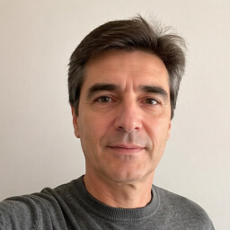 Técnico en óptica y equipamiento cinegético